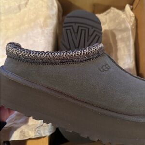 UGG Tazz II Slippers